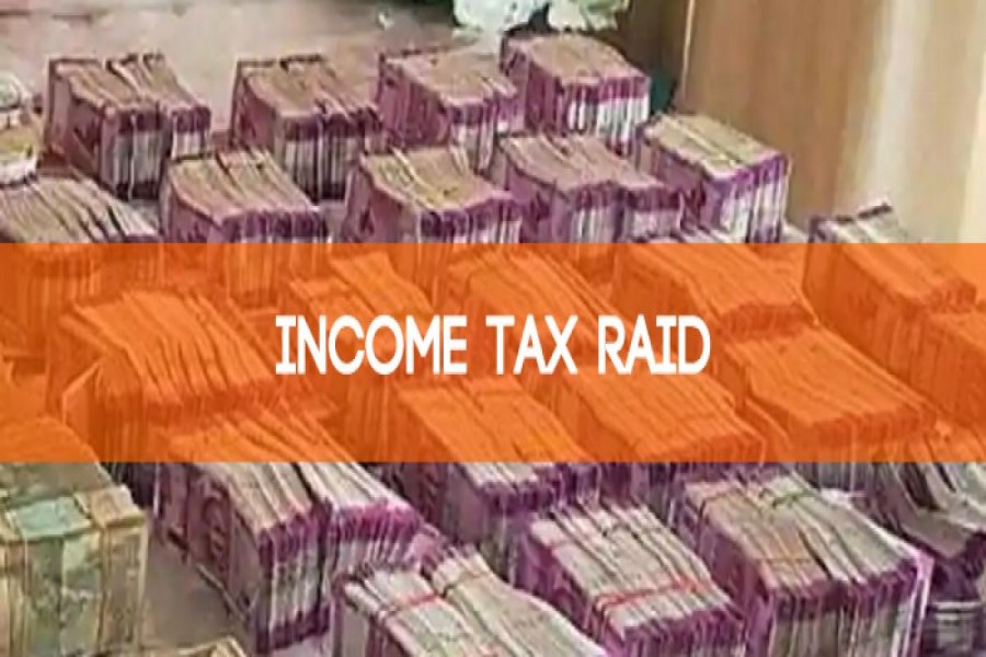 Raid on Gudkha distributor establishments; Illegal assets worth Rs 100 crore found