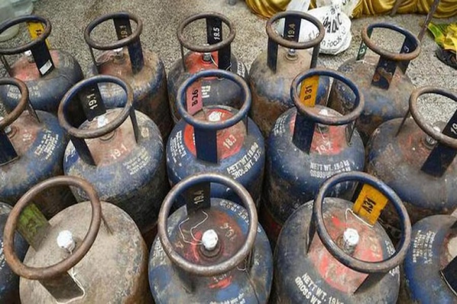 Price of Commercial Cooking Gas Cylinders has been increased sharply.