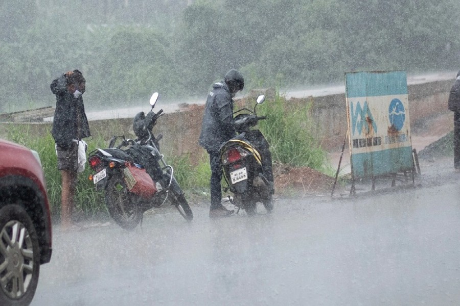 Heavy rain  ; Educational institutions in seven districts of the state will have a holiday tomorrow.