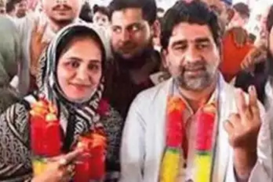 Congress man marries to field wife in Reserved Seat
